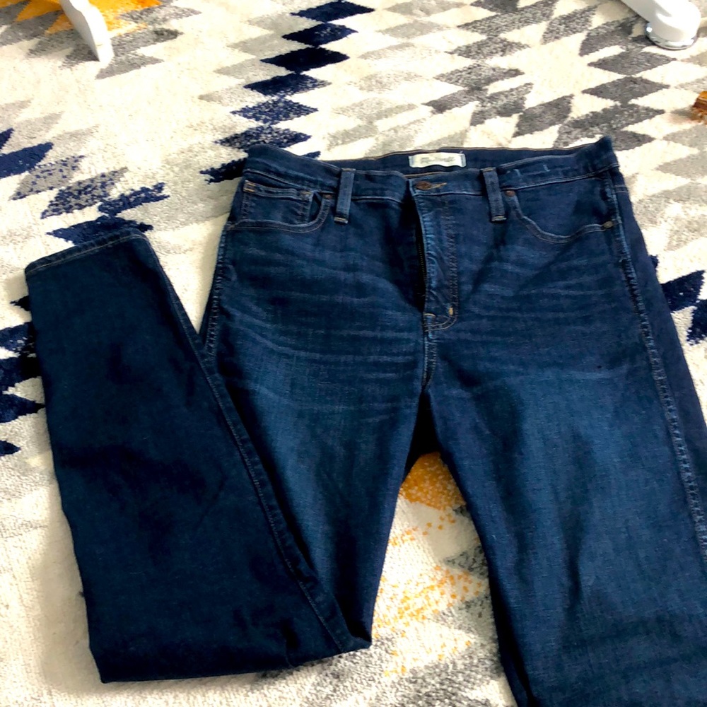 Madewell 10” high-rise skinny jeans in size 30.